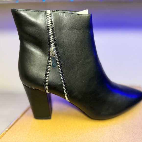 Tinstree Shoes - Tinstree Women’s Chunky Heel Side-Zip Booties – Black, Size 10 (NWT)